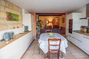 Dining room - La Maison de Famille (Aigues-Mortes)