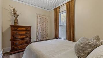 2 Schlafzimmer, Schreibtisch, WLAN