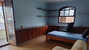 Cassaforte in camera, tende oscuranti, insonorizzazione