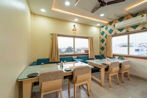 Indian cuisine - Treebo Premium Zorba - Hoshangabad Road (Bhopal)