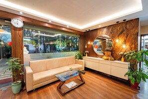 Reception - Treebo Premium Zorba - Hoshangabad Road (Bhopal)