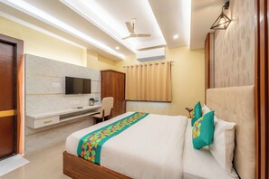 Deluxe Room | Individually furnished, desk, blackout drapes, iron/ironing board - Treebo Premium Zorba - Hoshangabad Road (Bhopal)