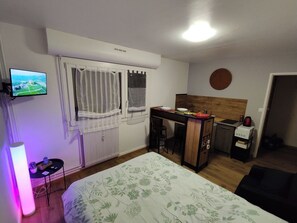 1 bedroom, free WiFi, bed sheets - Secret Lodge  (Belfort)