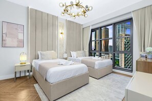 2 عدّة غرف نوم ومكواة/لوح كي وواي فاي وملاءات أسرّة