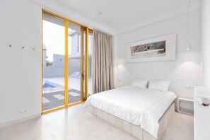 3 chambres, fer et planche à repasser, Wi-Fi, draps fournis