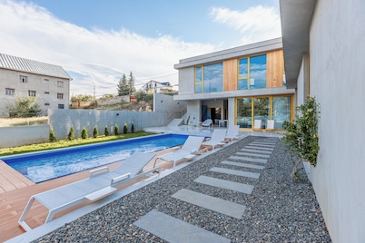 3BR Luxury Villa in Tbilisi