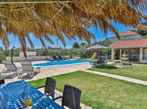 Villa (Eight Bedroom Villa with Pool and Gym) | Exterieur