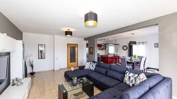 Villa (Eight Bedroom Villa with Pool and Gym) | Living room | 32-inch flat-screen TV with satellite channels