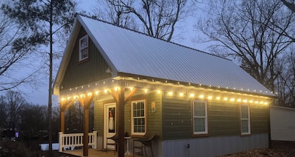 Broyles Landing Cottage at Lake Hartwell SC