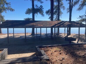 Outdoor dining - Broyles Landing Cottage at Lake Hartwell SC (Townville)