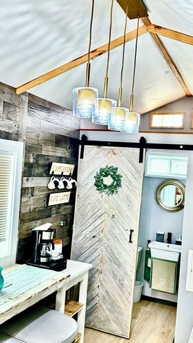 Peaceful Charming Tiny Home