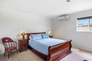 2 bedrooms, travel crib, WiFi, bed sheets