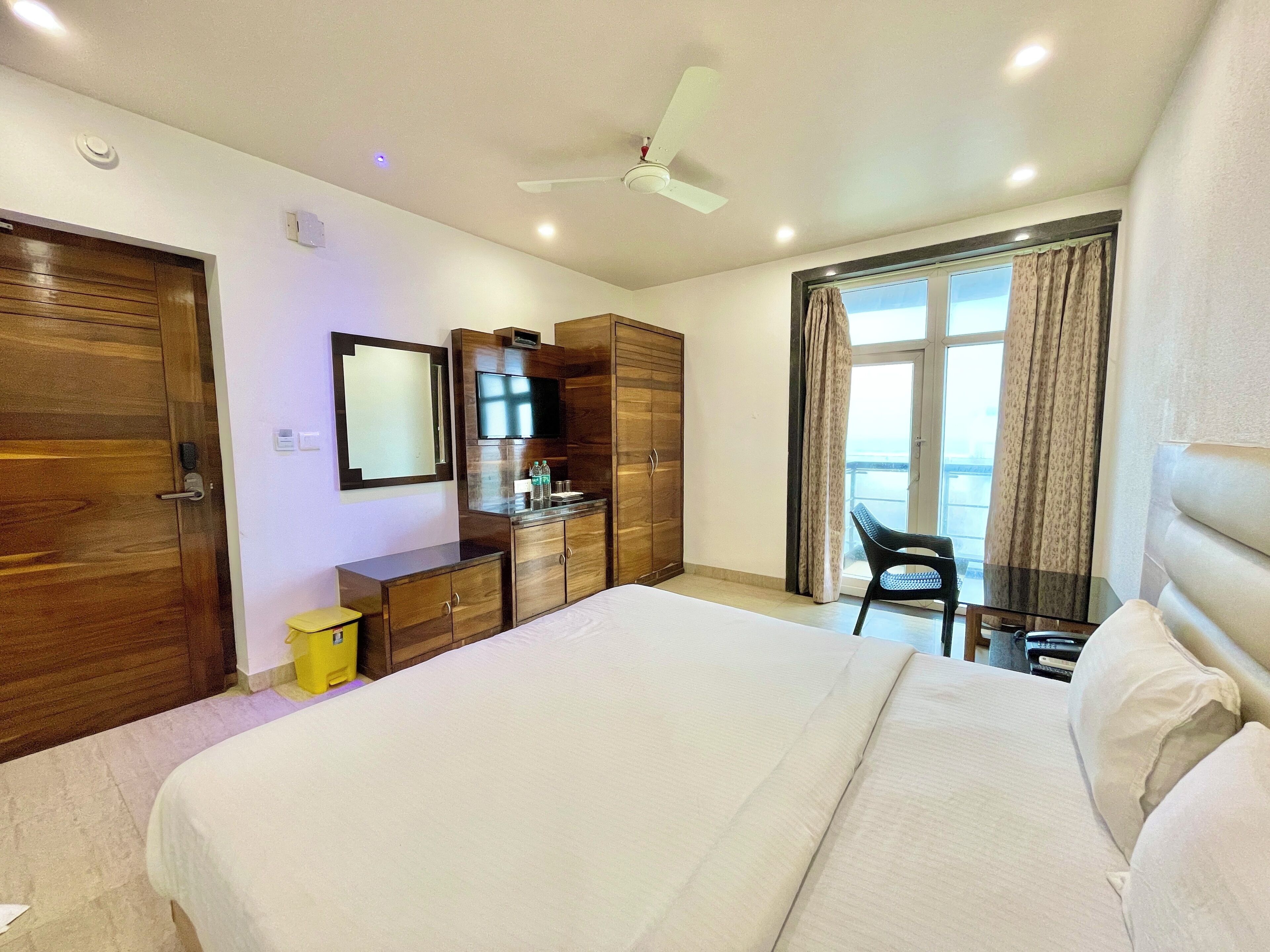 Desk, laptop workspace, free WiFi, bed sheets