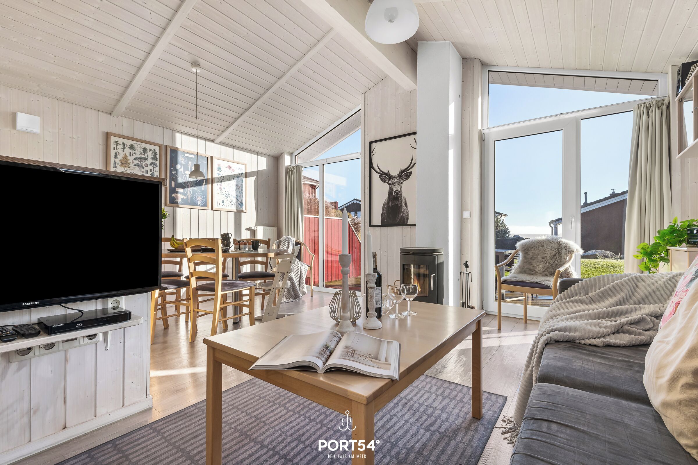 Fernseher, Kamin, DVD-Player, Stereoanlage