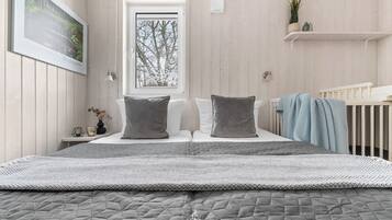 2 Schlafzimmer, Reisekinderbett, kostenloses WLAN