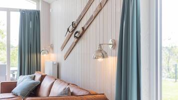 Fernseher, Kamin, DVD-Player, Stereoanlage