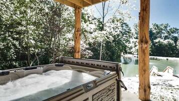 Bain à remous extérieur