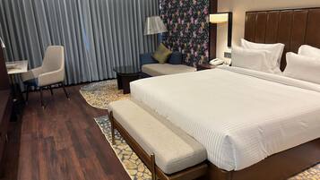 Deluxe Double or Twin Room | Memory-foam beds, desk, iron/ironing board, free WiFi