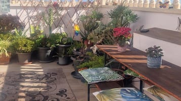 Apartment | Terrace/patio
