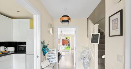 Riverfront Retreat in Reading With Parking
