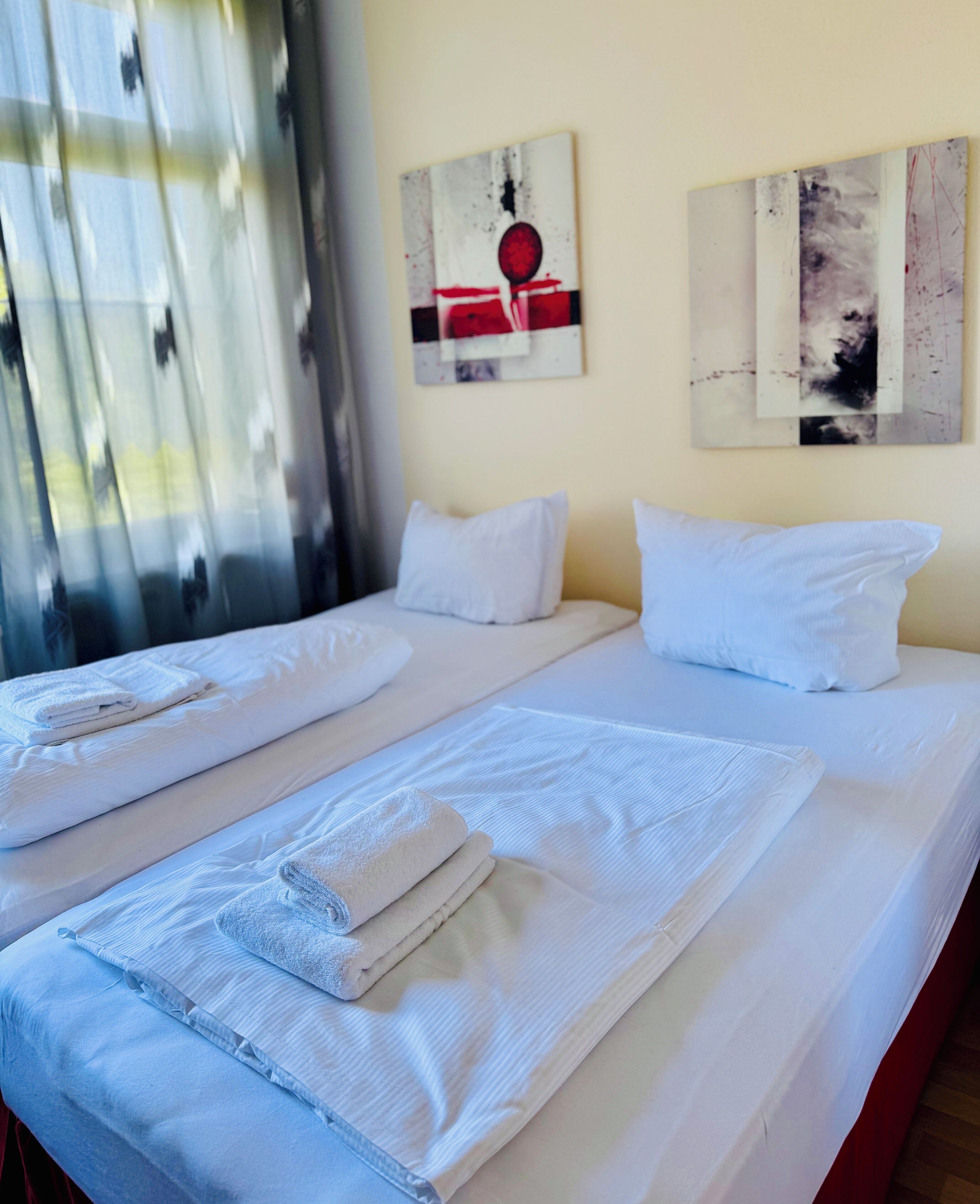 2 bedrooms, WiFi, bed sheets