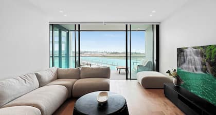 Nautilus View - Luxury Marina Getaway