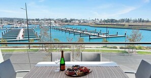 Outdoor dining - Marina Vista - Waterfront Apartment (Shell Cove)