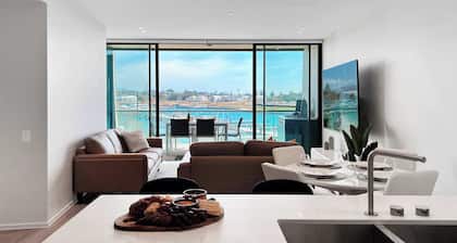 Marina Vista - Waterfront Apartment