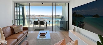 Marina Vista - Waterfront Apartment