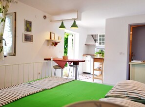 Studio (Studio with Terrace) | 8 soverom og wi-fi (inkludert)
