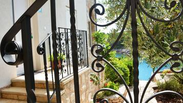 Apartment (Standrad Two Bedroom Apartment with T) | Außenbereich