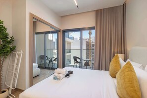 Iron/ironing board, WiFi - StayShort - Classic Flat in JVC that Sleeps 2 (Dubai)