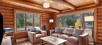 Sapphire Ridge Cabin