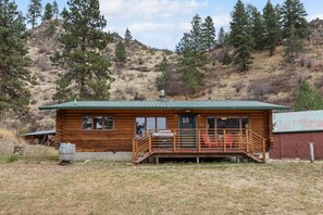 Exterior - Sapphire Ridge Cabin (Hamilton)