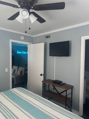 Condo, 2 Bedrooms | 2 bedrooms, desk, laptop workspace, soundproofing