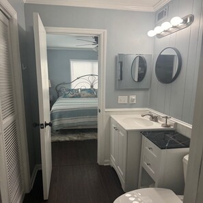 Condo, 2 Bedrooms | Bathroom | Towels - Hilton Head Condo Close To Beach & Golfing 2 Bedroom Condo (Hilton Head Island)
