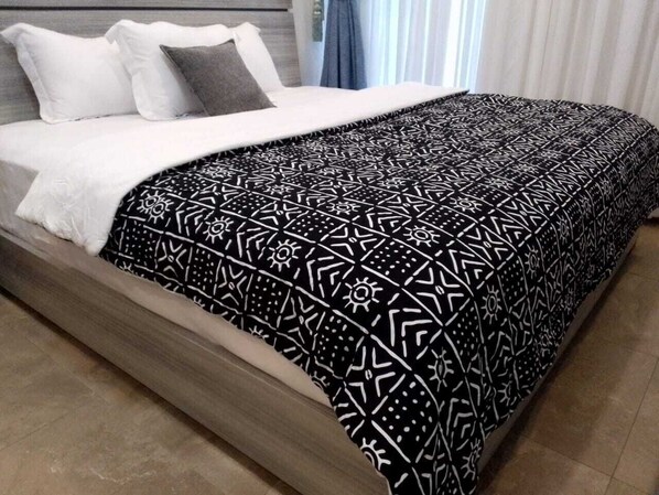 Caja fuerte, escritorio, espacio para trabajar con un portátil