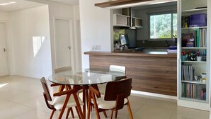 Dining - Residence in the Conceição lagoon (Lagoa da Conceição Florianópolis)