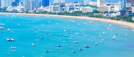 鄰近海灘