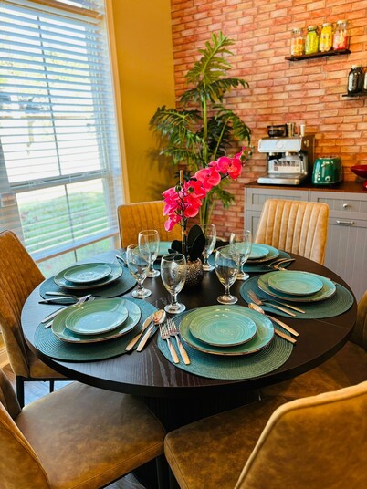 Xquisite Nook, the ideal getaway in Daphne, AL!