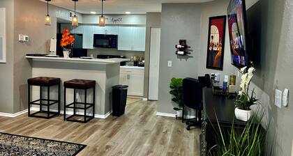 Luxe Condo Double Bed Bliss Getaway near Disney