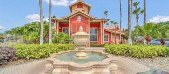 Luxe Condo Double Bed Bliss Getaway near Disney 