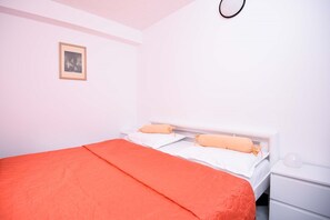 1 bedroom, WiFi, bed sheets, wheelchair access - Great 2+2 Apartment very close to the sea. (Kuciste)