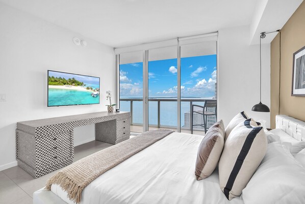 2 bedrooms, iron/ironing board, WiFi, bed sheets - Basquiat Brickell Luxury Retreat
(Miami)