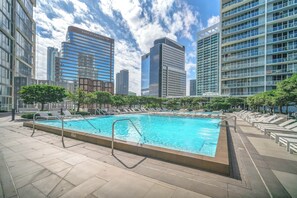 Pool - Basquiat Brickell Luxury Retreat

 (Miami)