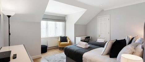 2 Schlafzimmer, Schreibtisch, Bügeleisen/Bügelbrett, kostenloses WLAN