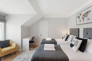 2 chambres, bureau, fer et planche à repasser, Wi-Fi gratuit