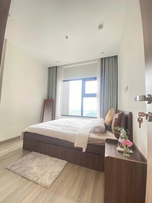 Premium bedding, memory-foam beds, free minibar, individually furnished - LA Nest  (Ho Chi Minh City)