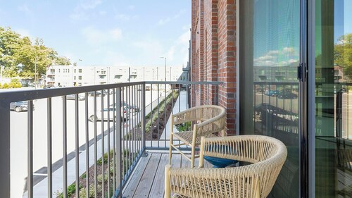 Landing at The Gallery - 2 Bedrooms in West Hun...