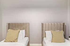 2 Schlafzimmer, Schreibtisch, Bügeleisen/Bügelbrett, kostenloses WLAN